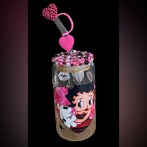 16 oz glass tumbler Betty Boop, with lid and glass straw